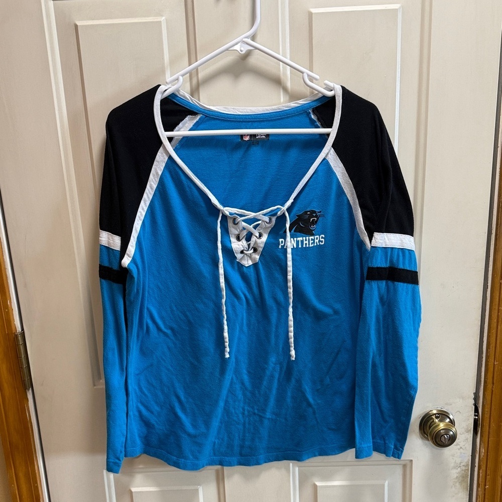 Blue and Black Lace-Up NFL Carolina Panthers Graphic Tee  size L